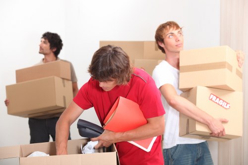 Local moving team navigating London access and parking challenges