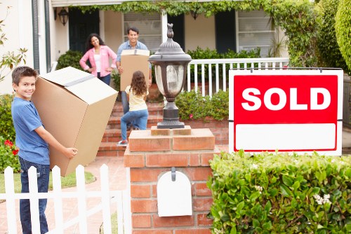 Commercial and residential removals van support across London